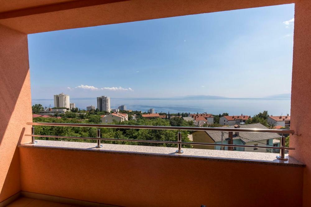 Apartments Sandra With Free Private Parking Rijeka Exterior photo